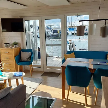 بوتيل Houseboat Hecht In At The Marina Minde