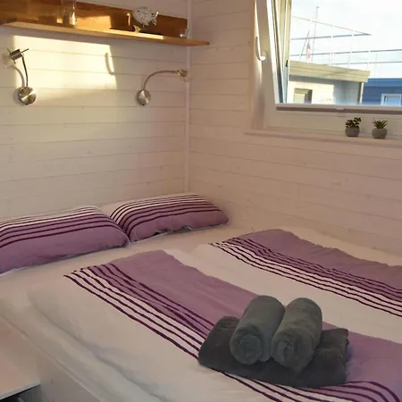 Houseboat Hecht In At The Marina Minde *