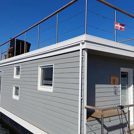 بوتيل Houseboat Hecht In At The Marina Minde *