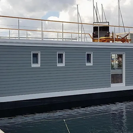 بوتيل Houseboat Hecht In At The Marina Minde